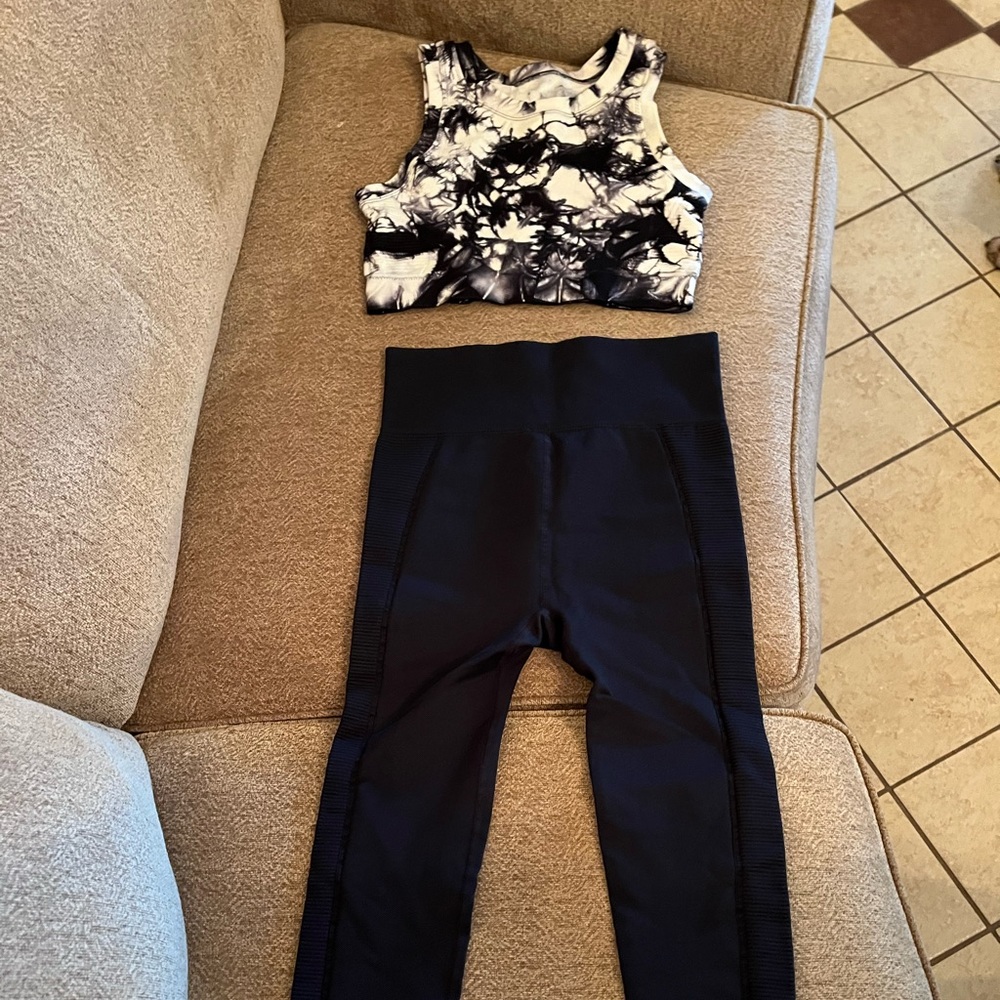 NWOT Mono B workout set includes Bra and 7/8 length leggings in black tie dye.